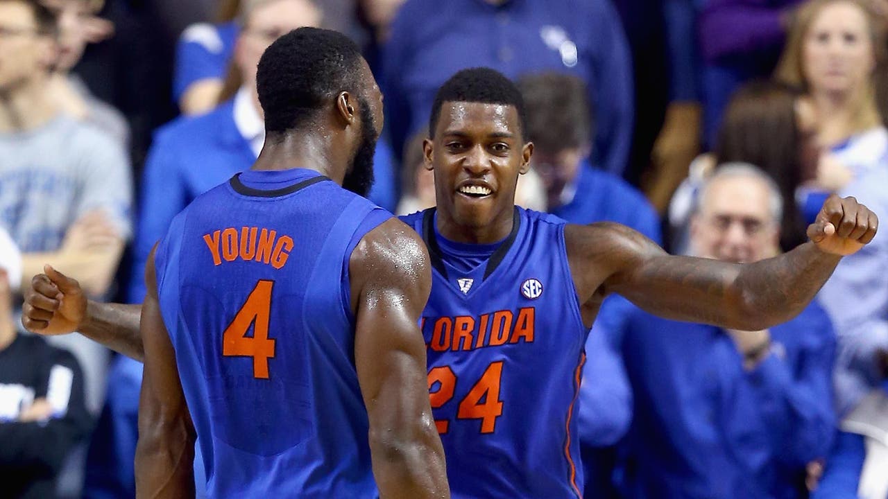 Florida moves to No. 1 in AP poll